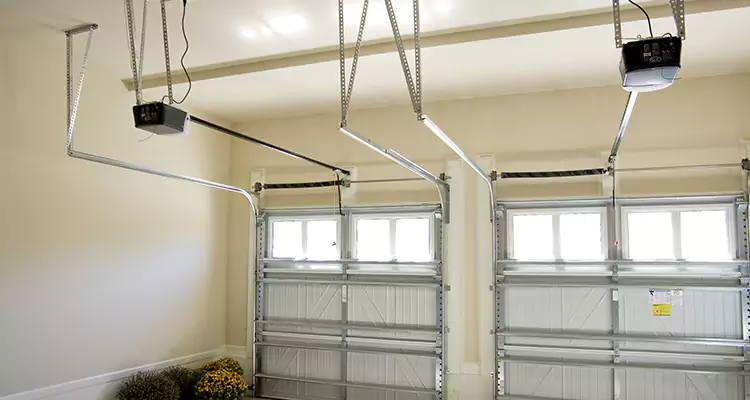 Residential Emergency Garage Door Repair in Palm Bay, FL